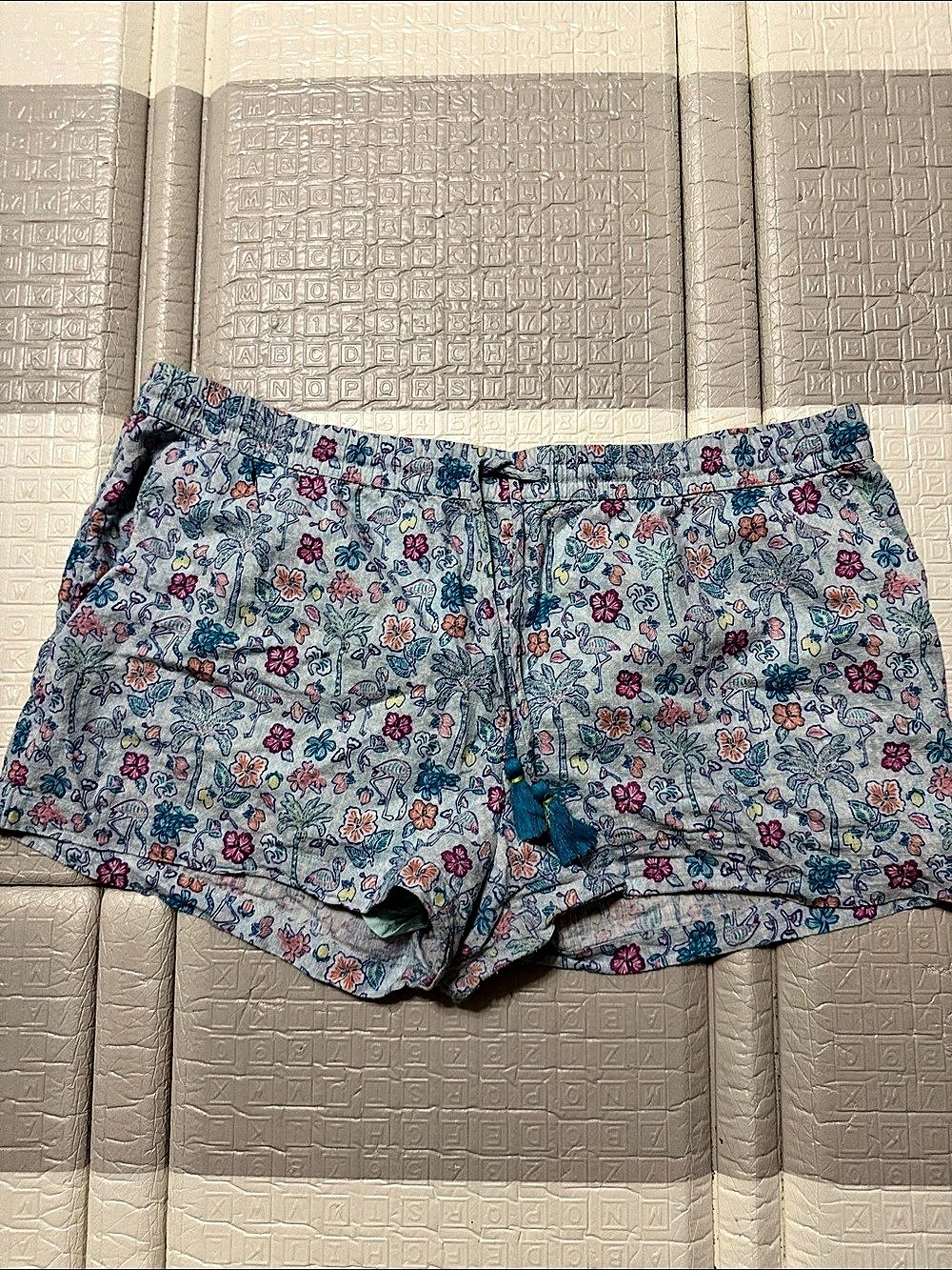 vineyard vines Flamingo Pull On Shorts Floral Shorts Blue & Pink XL